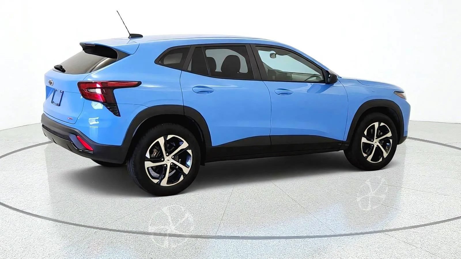 Used 2024 Chevrolet Trax RS w/ Sunroof Package FWD image 9