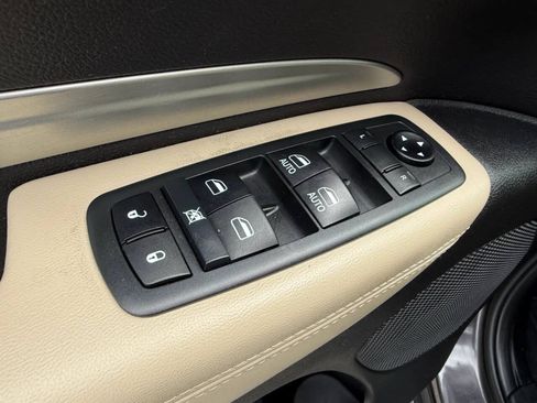 Used 2019 Dodge Durango SXT AWD/4WD image 14