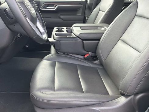 Used 2026 GMC Sierra 1500 SLT AWD/4WD image 18
