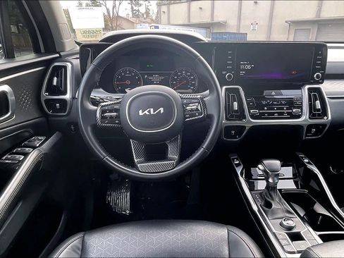 Used 2022 Kia Sorento SX image 8