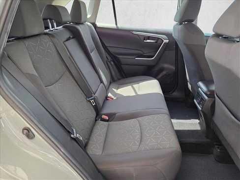 Used 2020 Toyota RAV4 XLE w/ Convenience Package FWD image 18