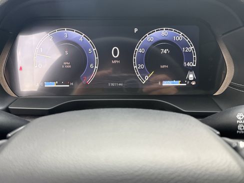 Used 2025 Jeep Grand Cherokee Limited w/ Black Appearance Package AWD/4WD image 24