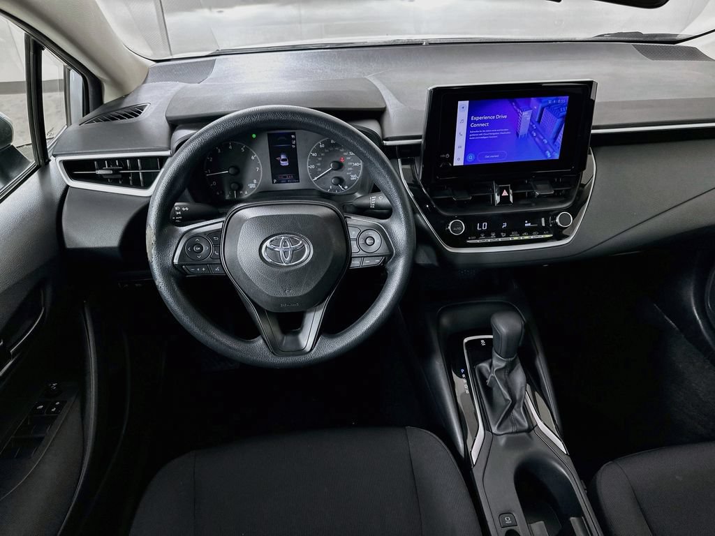 Used 2025 Toyota Corolla LE FWD image 21