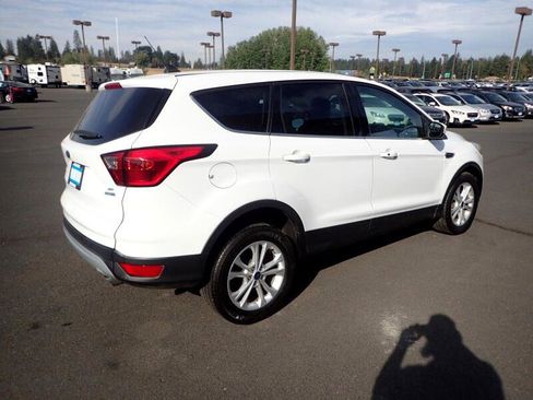 Used 2019 Ford Escape SE image 5
