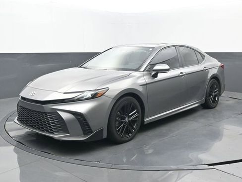 Used 2025 Toyota Camry SE w/ Multimedia Upgrade Package image 8