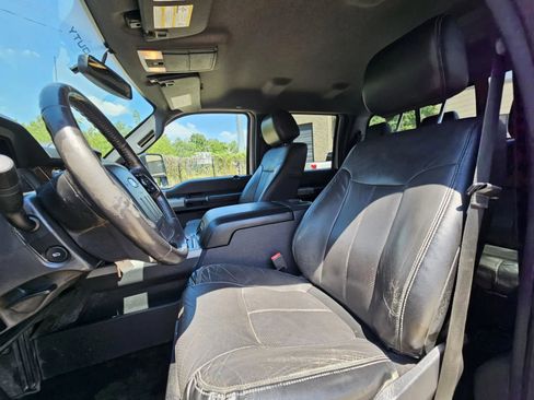 Used 2015 Ford F250 Lariat w/ Lariat Interior Package image 11