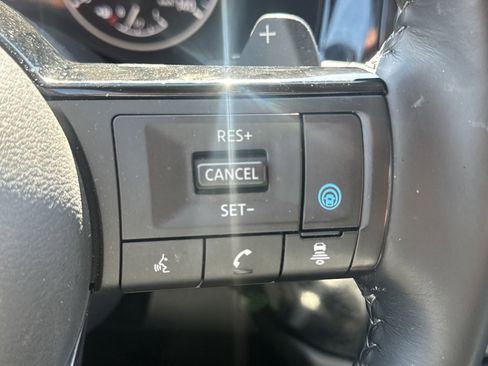 Used 2022 Nissan Pathfinder Platinum w/ Cargo Package image 27