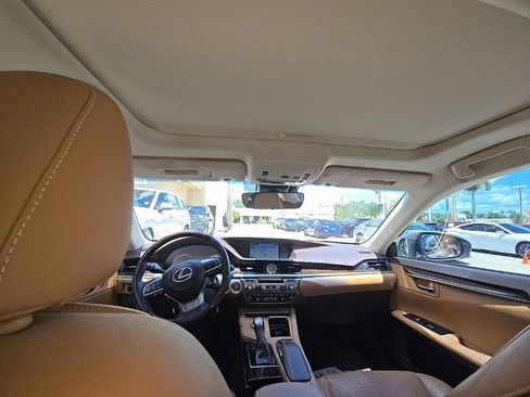 Used 2016 Lexus ES 350 w/ Luxury Package w/Wood Trim FWD image 27