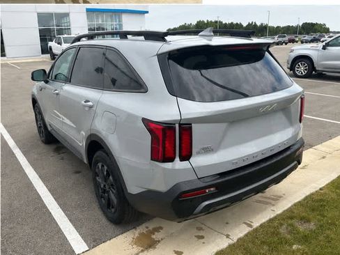 Used 2022 Kia Sorento S w/ Panoramic Sunroof Package AWD/4WD image 5