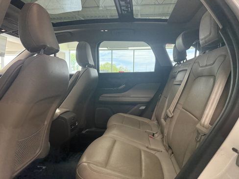 Used 2022 Lincoln Corsair AWD w/ Premium Package image 32