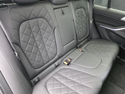 Used 2025 BMW X5 sDrive40i w/ Premium Package image 24