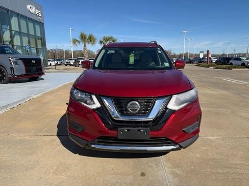 Used 2019 Nissan Rogue SV w/ Premium Package image 8