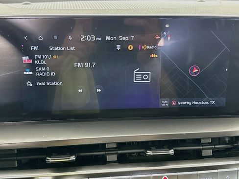 Used 2025 Kia Telluride S FWD image 16