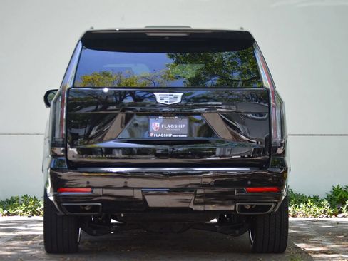 Used 2026 Cadillac Escalade Platinum Sport w/ LPO, ONYX Package AWD/4WD image 11
