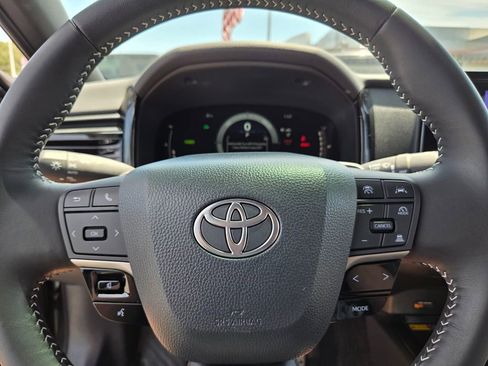 Used 2026 Toyota Camry SE FWD image 22