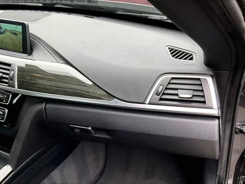 Used 2018 BMW 330i Gran Turismo xDrive image 17