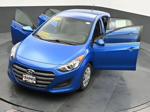 Used 2017 Hyundai Elantra GT image 56