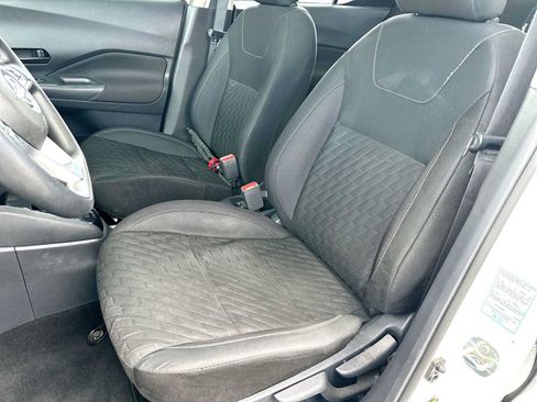 Used 2022 Nissan Kicks S FWD image 17