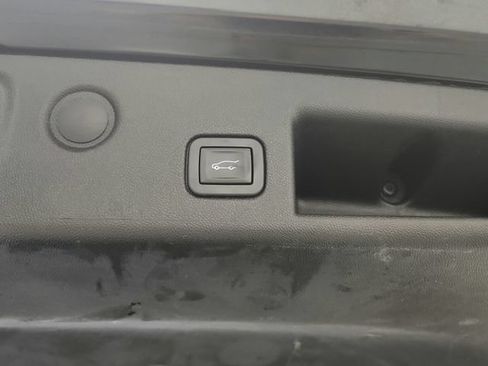 Used 2019 Chevrolet Equinox LT FWD image 26