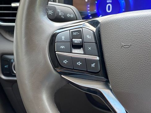 Used 2023 Ford Explorer Platinum w/ Technology Package AWD/4WD image 18