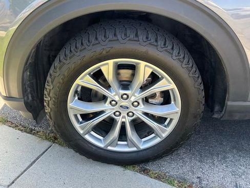 Used 2021 Ford Explorer Limited w/ Equipment Group 301A image 12