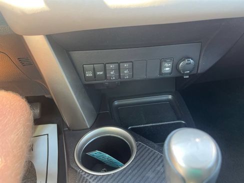 Used 2013 Toyota RAV4 Limited FWD image 32