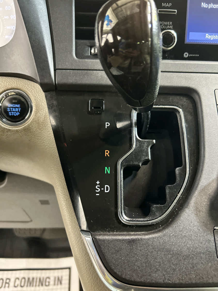 Used 2019 Toyota Sienna XLE FWD image 18