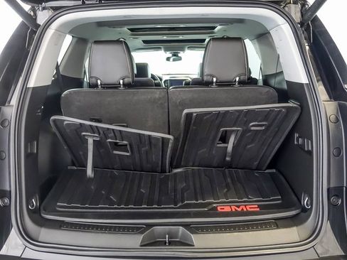 Used 2021 GMC Acadia SLT w/ Elevation Edition image 32