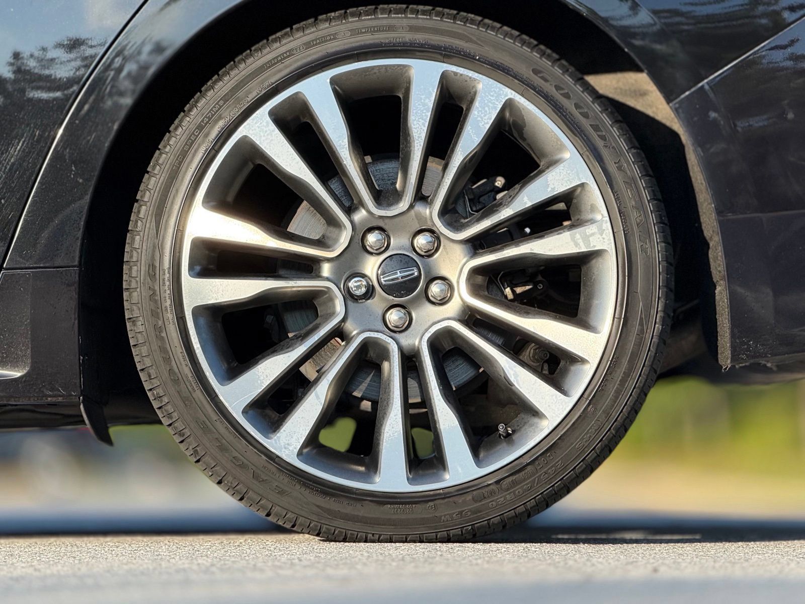 Used 2020 Lincoln Continental AWD w/ Premium Package image 21