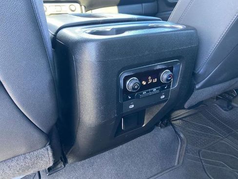 Used 2022 Chevrolet Tahoe Z71 w/ Luxury Package image 17