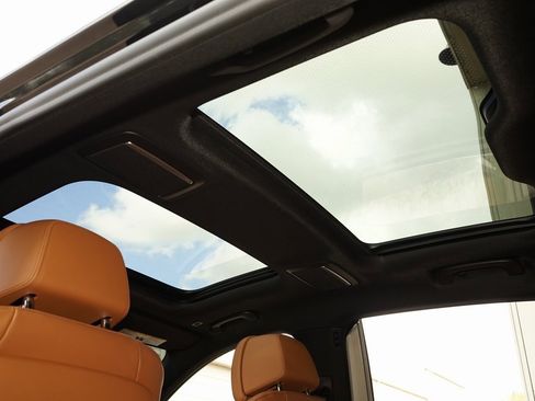 Used 2022 BMW 750i xDrive w/ Executive Package image 20