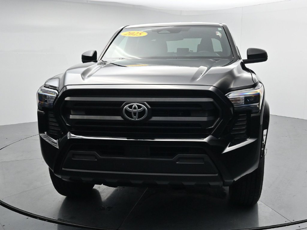 Used 2025 Toyota Tacoma SR AWD/4WD image 3