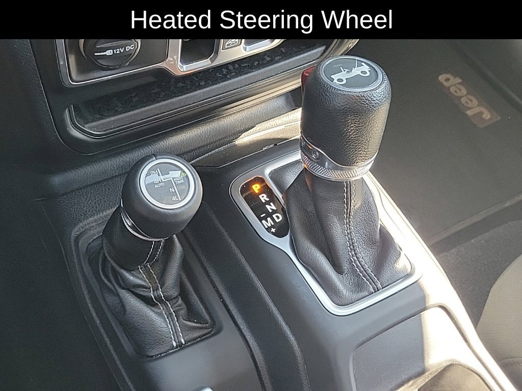 Used 2018 Jeep Wrangler Unlimited Sahara w/ Cold Weather Group AWD/4WD image 29