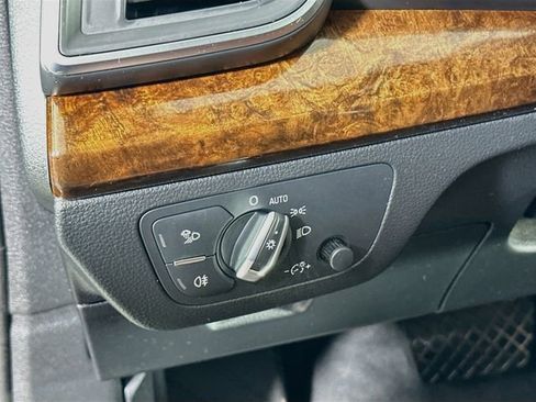 Used 2018 Audi Q5 2.0T Premium Plus AWD/4WD image 13