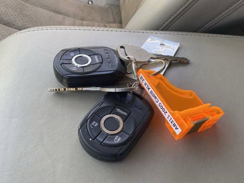 Used 2005 Cadillac XLR RWD image 31
