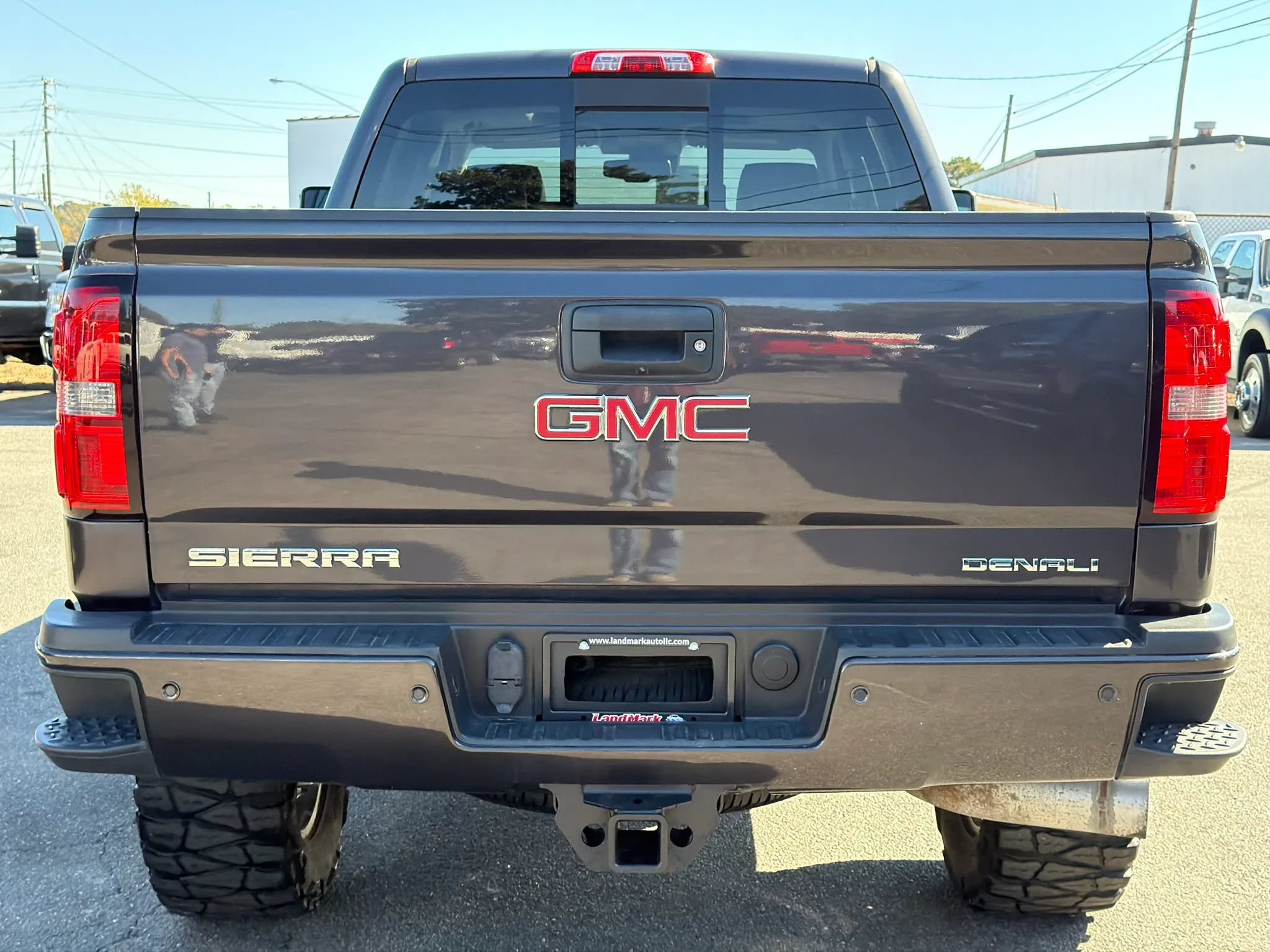 Used 2015 GMC Sierra 2500 Denali w/ Duramax Plus Package AWD/4WD image 6