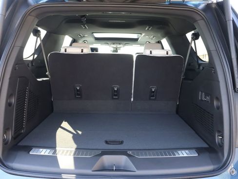 New 2025 Chevrolet Suburban Premier image 43