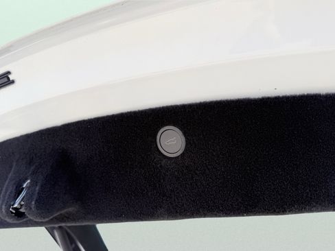 Used 2023 Tesla Model X AWD/4WD image 18