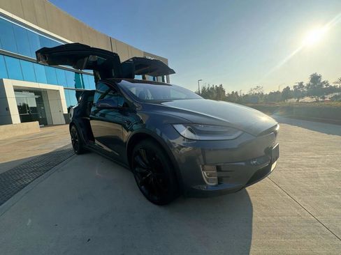 Used 2020 Tesla Model X Long Range AWD/4WD image 3