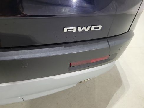 Used 2022 GMC Acadia SLT w/ GMC Pro Grade Package image 15