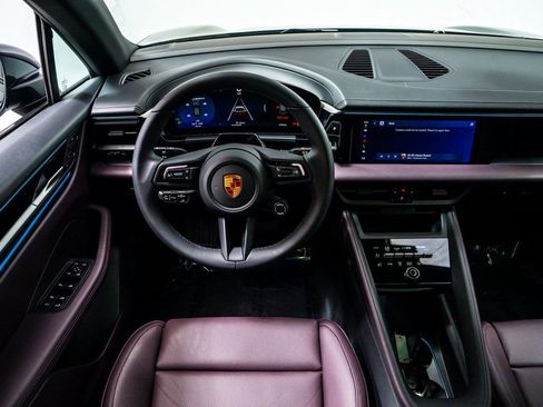 New 2026 Porsche Macan 4 Electric image 17