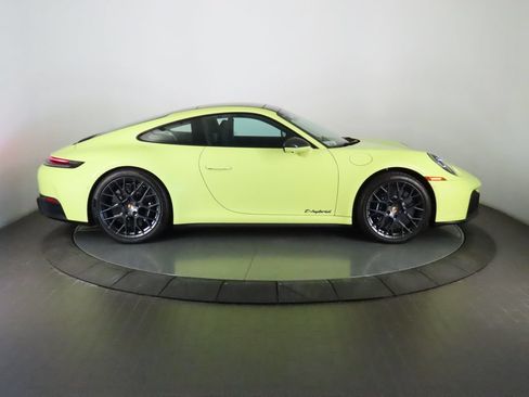 Certified 2025 Porsche 911 Carrera 4 GTS AWD/4WD image 8