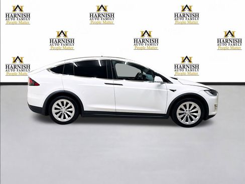 Used 2019 Tesla Model X 75D image 4