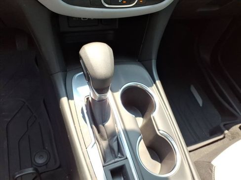 Used 2022 Chevrolet Equinox LS w/ LPO, Floor Liner Package FWD image 31
