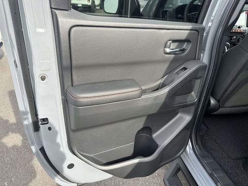 Used 2025 Nissan Frontier PRO-4X w/ Tow Package image 19