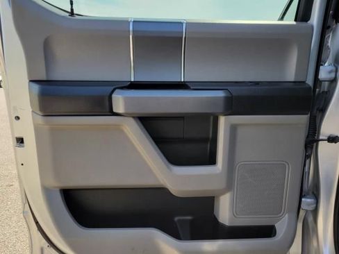 Used 2017 Ford F150 XLT w/ Equipment Group 302A Luxury AWD/4WD image 11