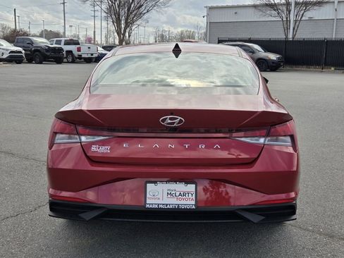 Used 2023 Hyundai Elantra SEL image 10