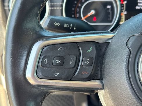 Used 2018 Jeep Wrangler Unlimited Sahara image 24