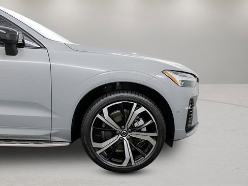 Certified 2025 Volvo XC60 T8 Ultra w/ Protection Package Premier image 13