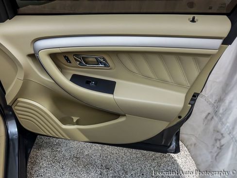 Used 2018 Ford Taurus SE image 23